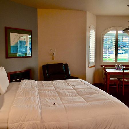 Anaco Bay Inn Άνακορτς Εξωτερικό φωτογραφία